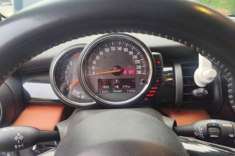 Used MINI 2016 1.5T COOPER SEVEN Five-Door Edition Instrument Cluster