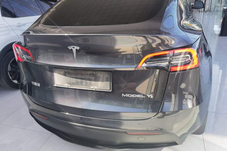 Used Tesla Model Y 2024 Rear-Wheel-Drive Version
