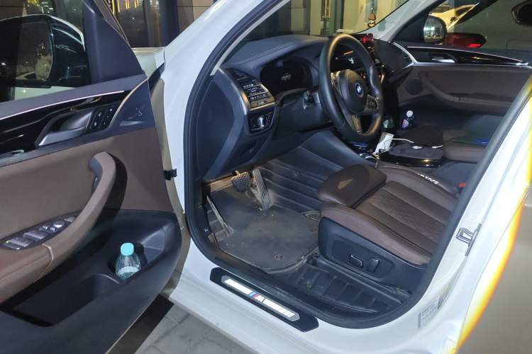 Used BMW iX3 2024 Leading Model
