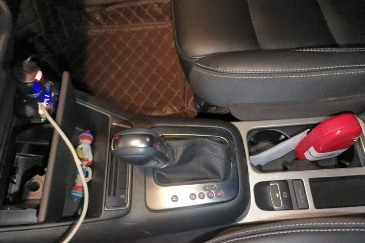 Used Volkswagen Tiguan 2017 300TSI Automatic Two-Wheel Drive Silk Road Comfort Edition Gear Lever