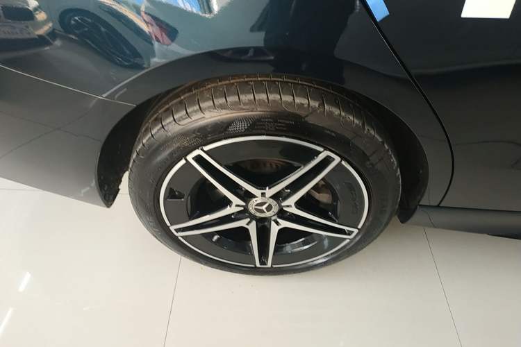 Used Mercedes-Benz C-Class 2023 Second Facelift C 260 L Starry Night Sports Edition Exterior 5