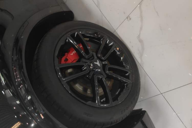 Used VOYAH FREE 2025 318 259 km All-Wheel-Drive Exploration Edition
