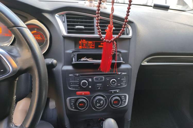 Used Citroen C4L 2013 1.6 THP Automatic Impression Edition
