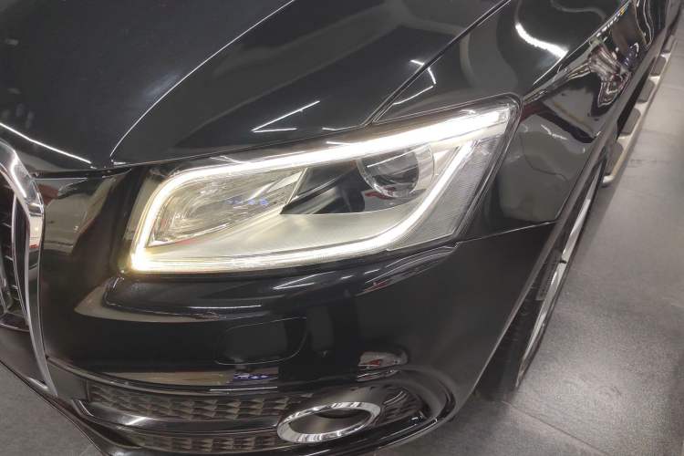 Used Audi Q5 2017 Plus 40 TFSI Ambition Model
