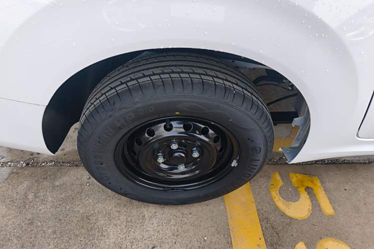 Used Wuling Hongguang New Energy 2025 Extended-Range Hybrid 50 km Standard Version
