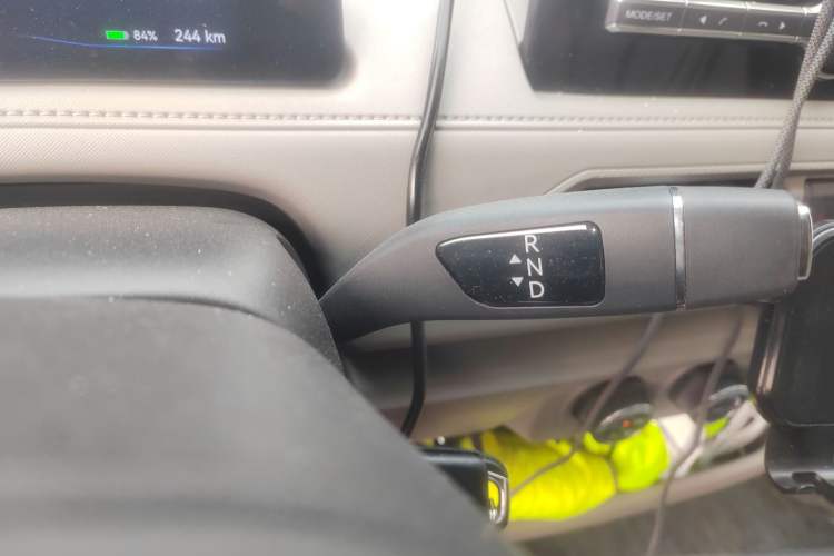 Used JMC E Fushun 2025 Model, Open Window Version, 53.58 kWh, Mid-axle, Mid-roof