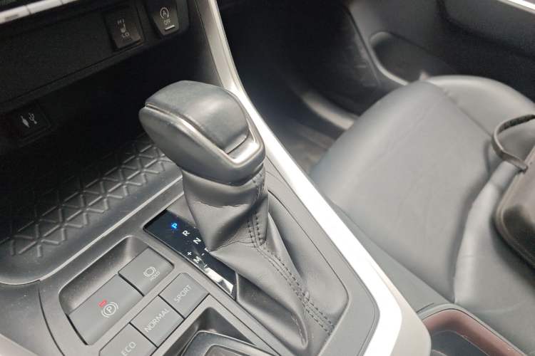 Used Toyota RAV4 2021 2.0L CVT Two-Wheel Drive Fashion PLUS Edition