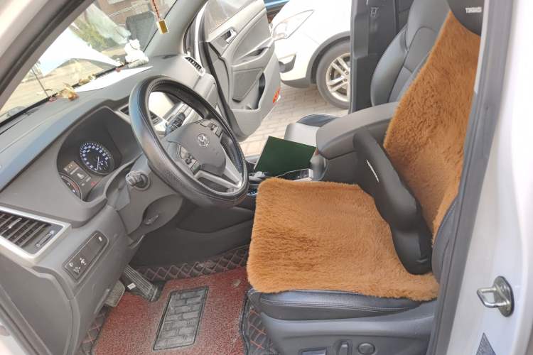 Used Hyundai Tucson 2018 1.6T Dual-Clutch Two-Wheel Drive 15th Anniversary Special Edition
