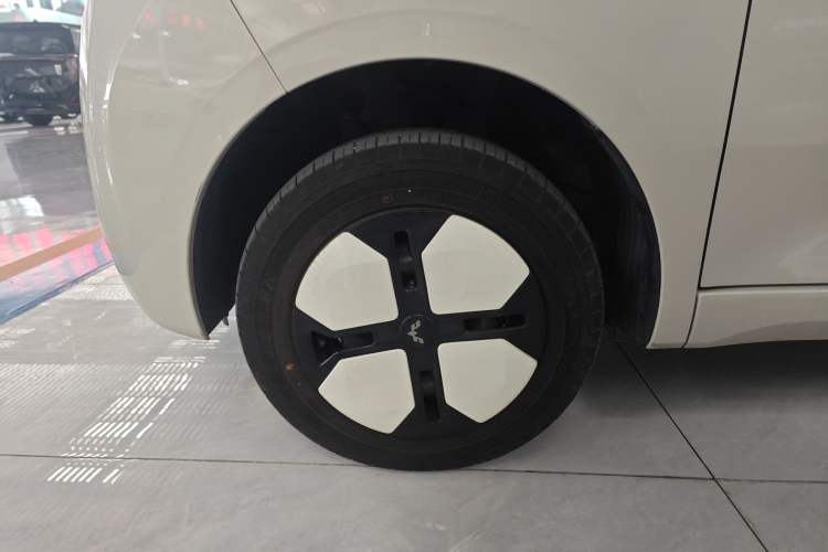 Used Wuling Hongguang MINIEV 2024 3rd Generation 215km Advanced Version Exterior 4