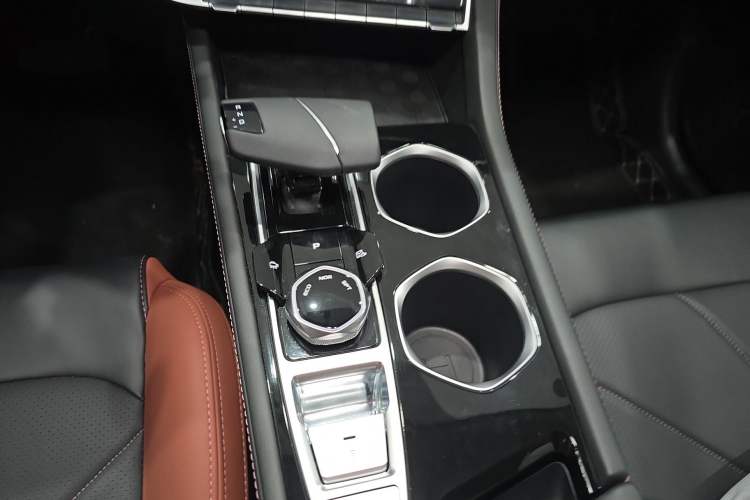 Used CHANGAN Eado 2023 Changan Edition PLUS Blue Whale NE 1.4T GDI DCT Prestige Version Gear Lever