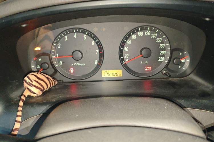 Used Hyundai Elantra 2007 1.6L Manual Comfort Model Odometer Close Up