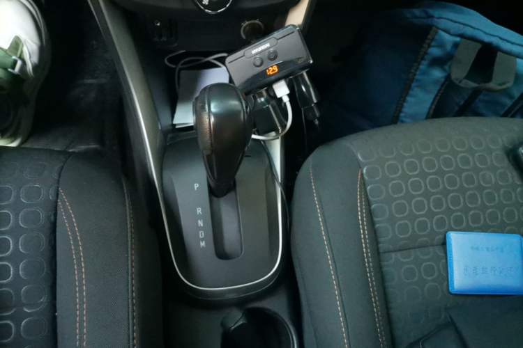 Used Chevrolet Trax 2018 330T Automatic Two-Wheel Drive Elite Model Gear Lever