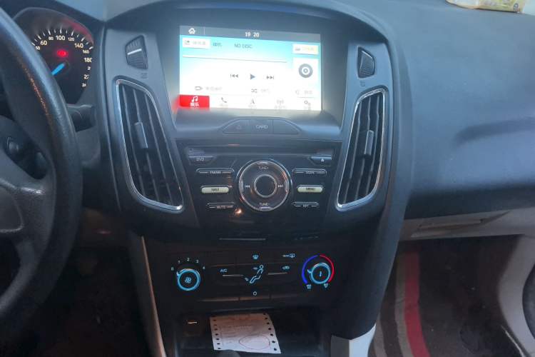 Used Ford Focus 2017 Sedan 1.6L Manual Comfort Plus SmartDrive Edition
