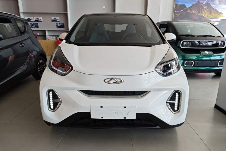 Used Chery QQ Little Ant 2022 Revised Version Sweet Pink Edition Half-Sugar Version Lithium Iron Phosphate 30.7 kWh 30 kW 301 km Front