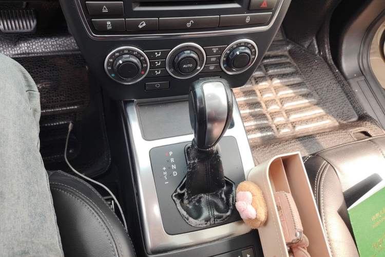 Used Land Rover Freelander 2 2014 2.2T SD4 SE Diesel Edition Gear Lever