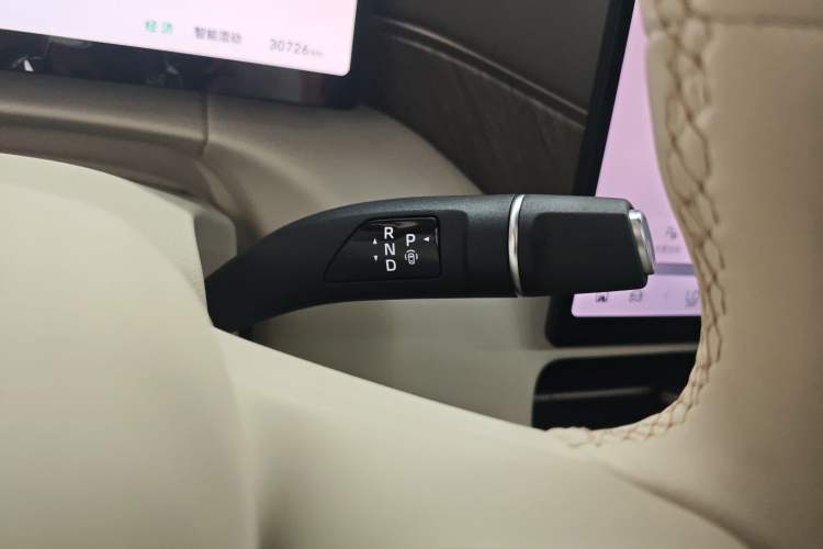 Used Wey Gaoshan 2025 Four-Wheel Drive Alpine 9 Gear Lever