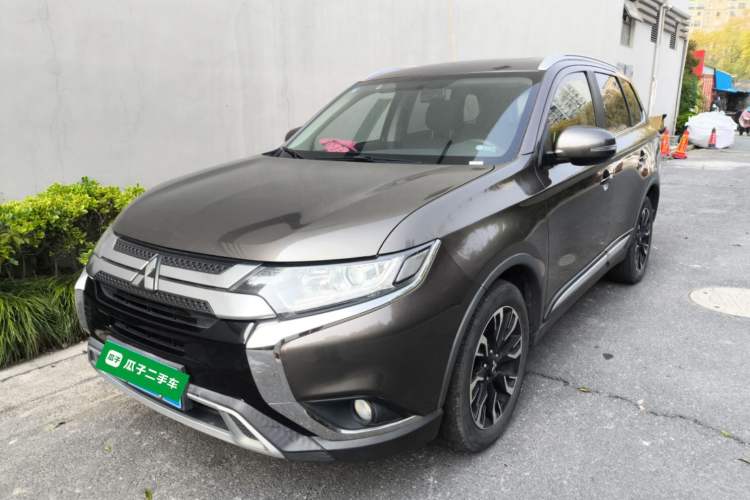 Used Mitsubishi Outlander 2019 2.0L Two-Wheel Drive Comfort Edition 5 Seats China VI Standard