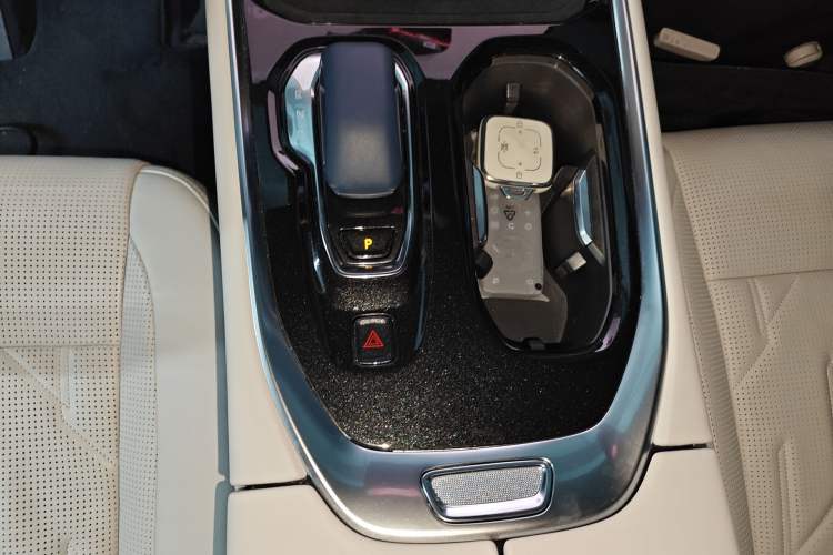 Used Zeekr 009 2024 Six-Seat Executive Version 4WD 108 kWh