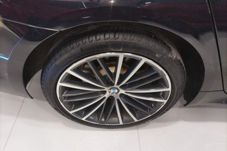 Used BMW 5 Series 2020 530Li Leading Model M Sport Package Right Rear Wheel Hub