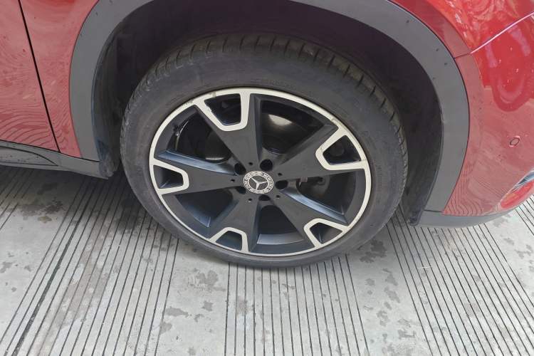 Used Mercedes-Benz GLA 2018 GLA 220 4MATIC Sport Edition Right Front Wheel Hub