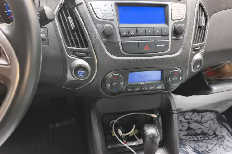 Used Hyundai ix35 2015 2.0L Automatic 2WD Smart Type China IV
