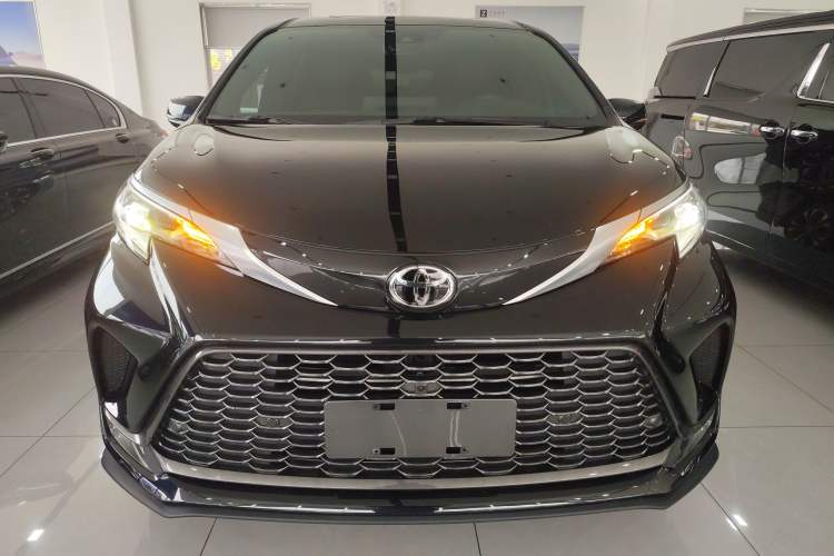 Used Toyota Granvia 2024 2.5L Hybrid Prestige PLUS Edition