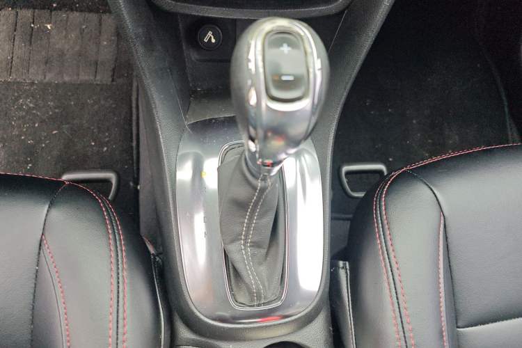Used Buick Encore 2014 1.4T Automatic Two-Wheel Drive Urban Elite Model Gear Lever