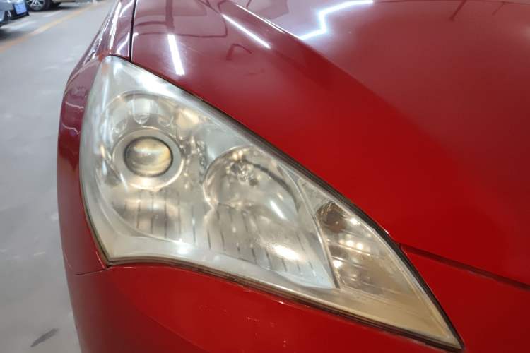 Used Hyundai Genesis Coupe 2009 2.0T Automatic Deluxe Edition Right Front Headlight