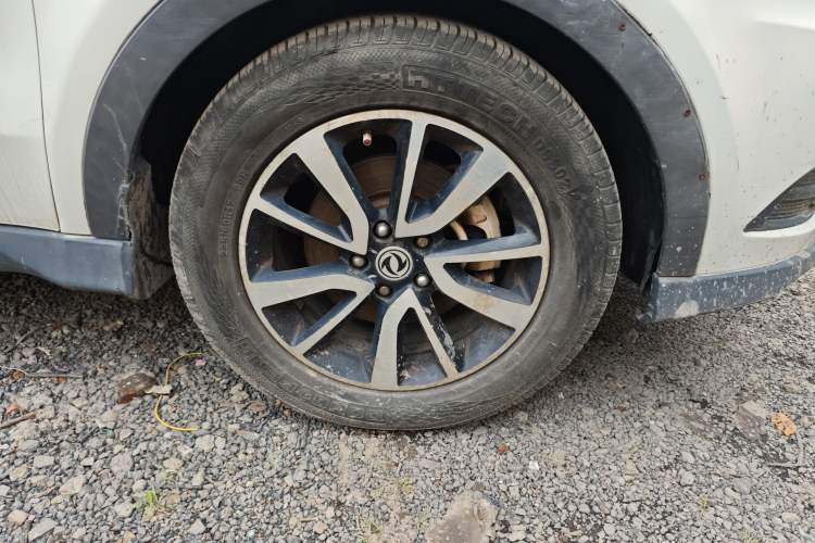 Used Dongfeng Fengon 580 2016 1.5T Manual Luxury Edition
