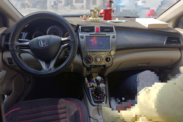 Used Honda City Classic 2012 1.5L manual Comfort version Center Console