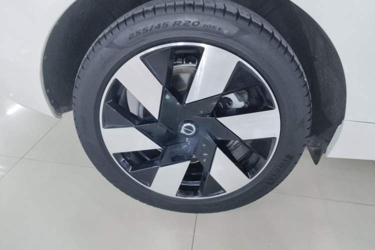 Used Volvo XC60 New Energy 2024 T8 Plug-in Hybrid Long-Range All-Wheel Drive Smart Luxury Edition Exterior 5