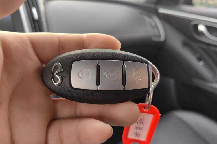 Used Infiniti Q50L 2018 2.0T Comfort Edition China VI Standard Interior 1