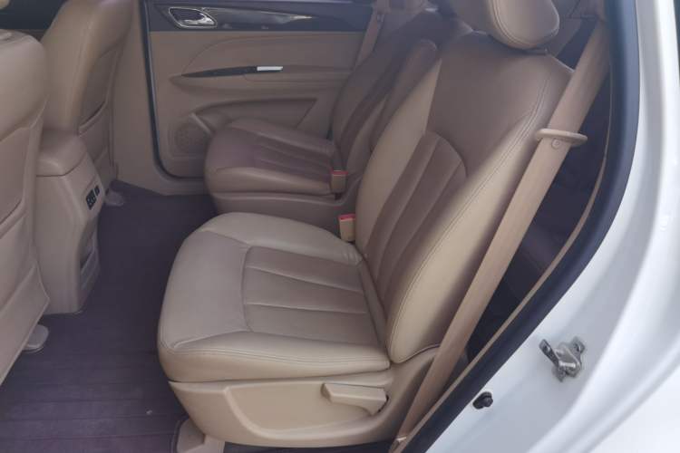 Used Baojun 730 2016 1.5T Manual Comfort Version 7 Seats