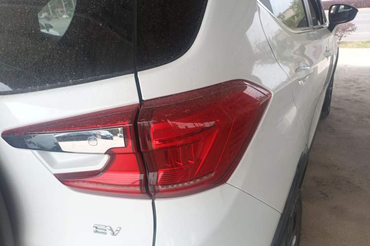 Used BYD Yuan New Energy 2019 EV535 Smart Connect Trendsetting Model Right Rear Taillight
