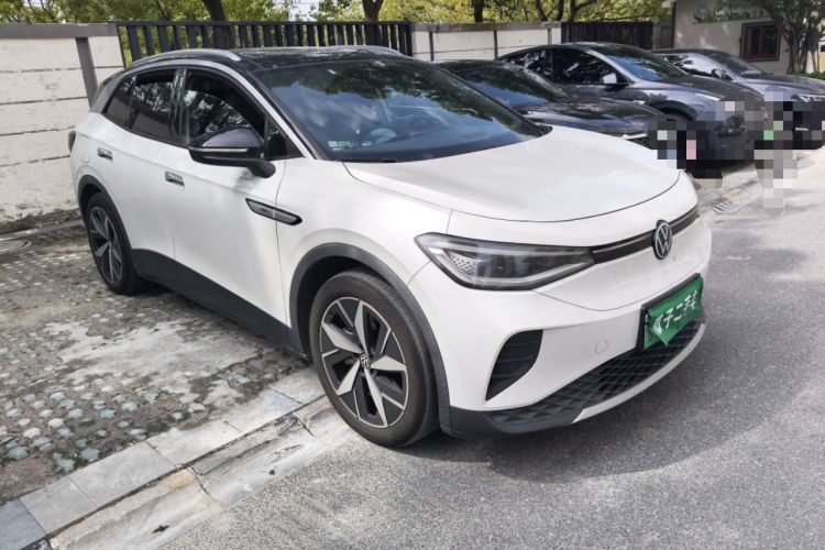 Used Volkswagen ID.4 CROZZ 2021 Long-Range PRO Two-Wheel Drive Version Front Right 45 Deg