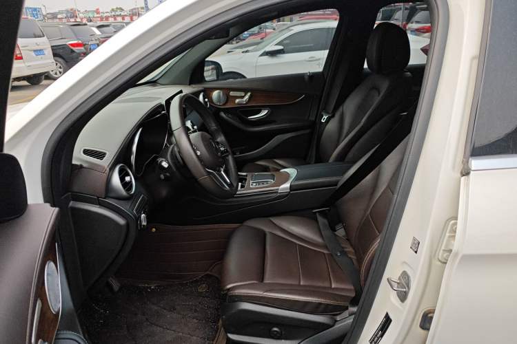 Used Mercedes-Benz GLC 2020 Facelift GLC 300 L 4MATIC Dynamic Edition
