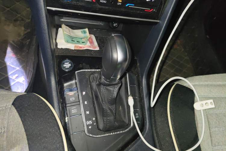 Used Volkswagen Tharu 2023 300TSI Two-Wheel-Drive Moonlight Edition
