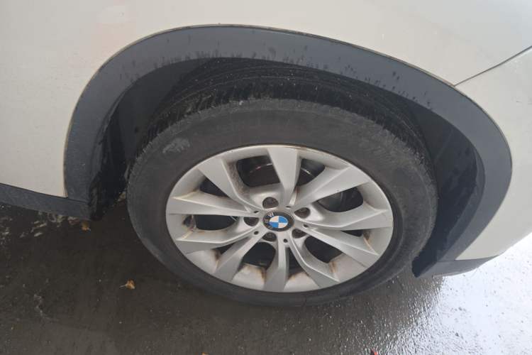 Used BMW X1 2014 sDrive18i Fashion Model Right Front Wheel Hub