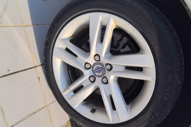 Used Volvo S60 2015 S60L T5 Intelligent Drive Edition Right Rear Wheel Hub