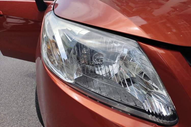 Used Chevrolet Sail 2013 Sedan 1.4L AMT Enjoy Edition Right Front Headlight