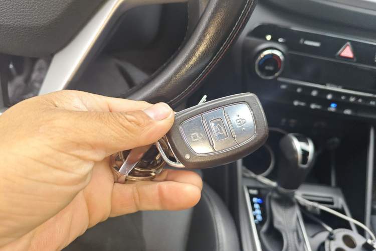 Used Hyundai Tucson 2015 1.6T Dual-Clutch Two-Wheel-Drive Smart Model
