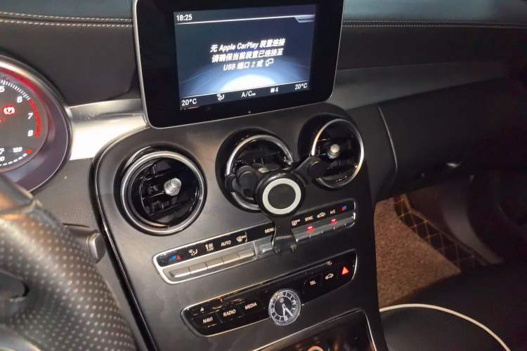 Used Mercedes-Benz C-Class 2018 C 180 L Fashion Edition Sport Version Audio And AC Panel