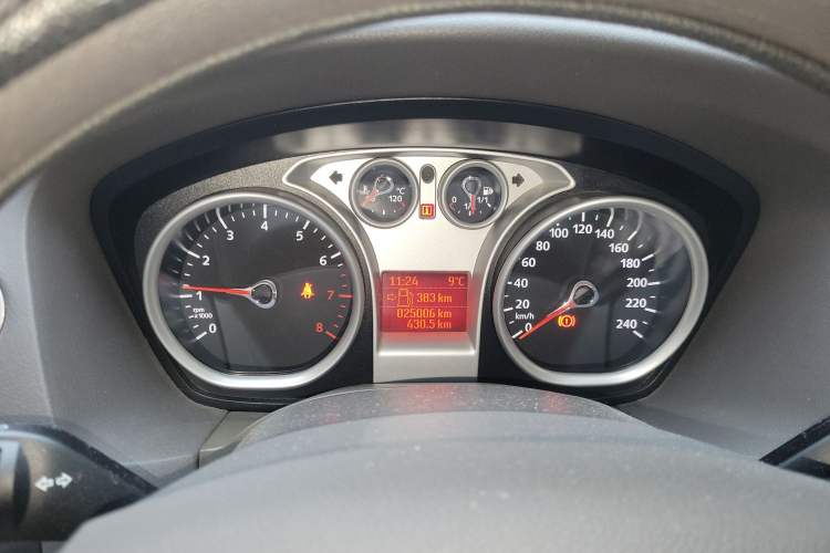 Used Ford Focus 2009 Sedan 1.8L Manual Comfort Model Instrument Cluster