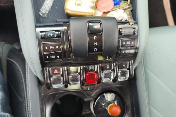 Used Formula Leopard 5 2023 Explore Edition
