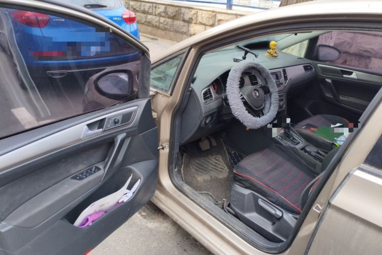 Used Volkswagen Golf Sportsvan 2016 1.6L Automatic Comfort Model Interior 3