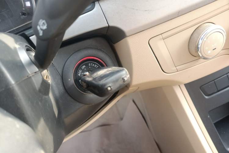 Used Roewe 350 2015 1.5L Manual Luxury Sunroof Edition Vehicle Key