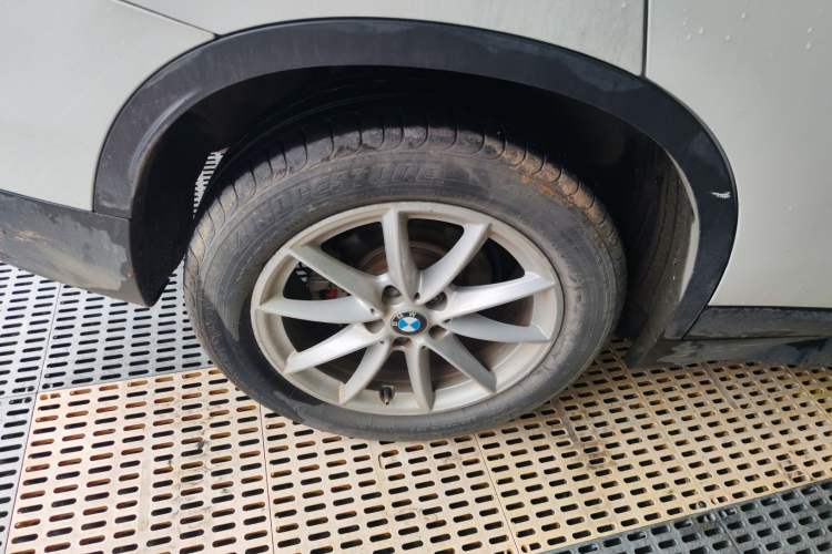 Used BMW X1 2016 sDrive18Li Fashion Model Right Rear Wheel Hub