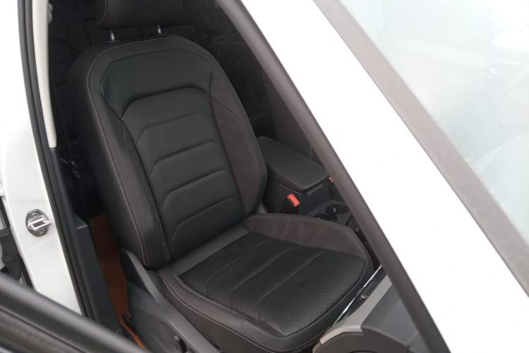 Used Volkswagen Tayron 2022 330TSI Two-Wheel Drive Luxury Smart Connectivity Version
