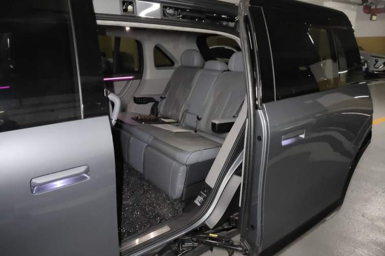 Used Zeekr MIX 2025 Long-Range Intelligent Driving Edition
