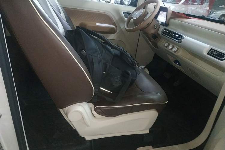 Used Wuling Hongguang MINIEV 2024 3rd Generation 215km Youth Edition
